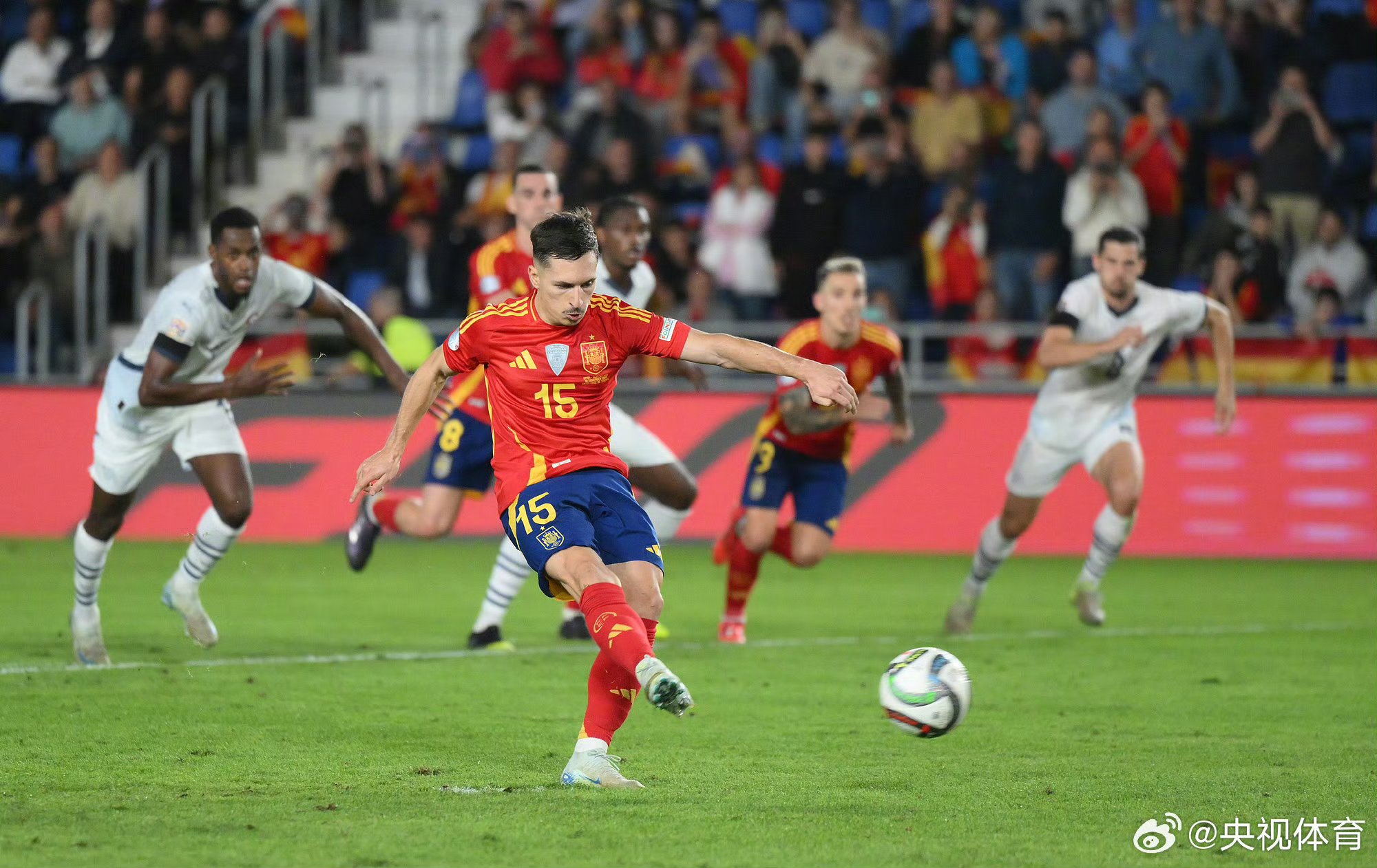 卢森堡队全力拼搏未能晋级欧国联四强