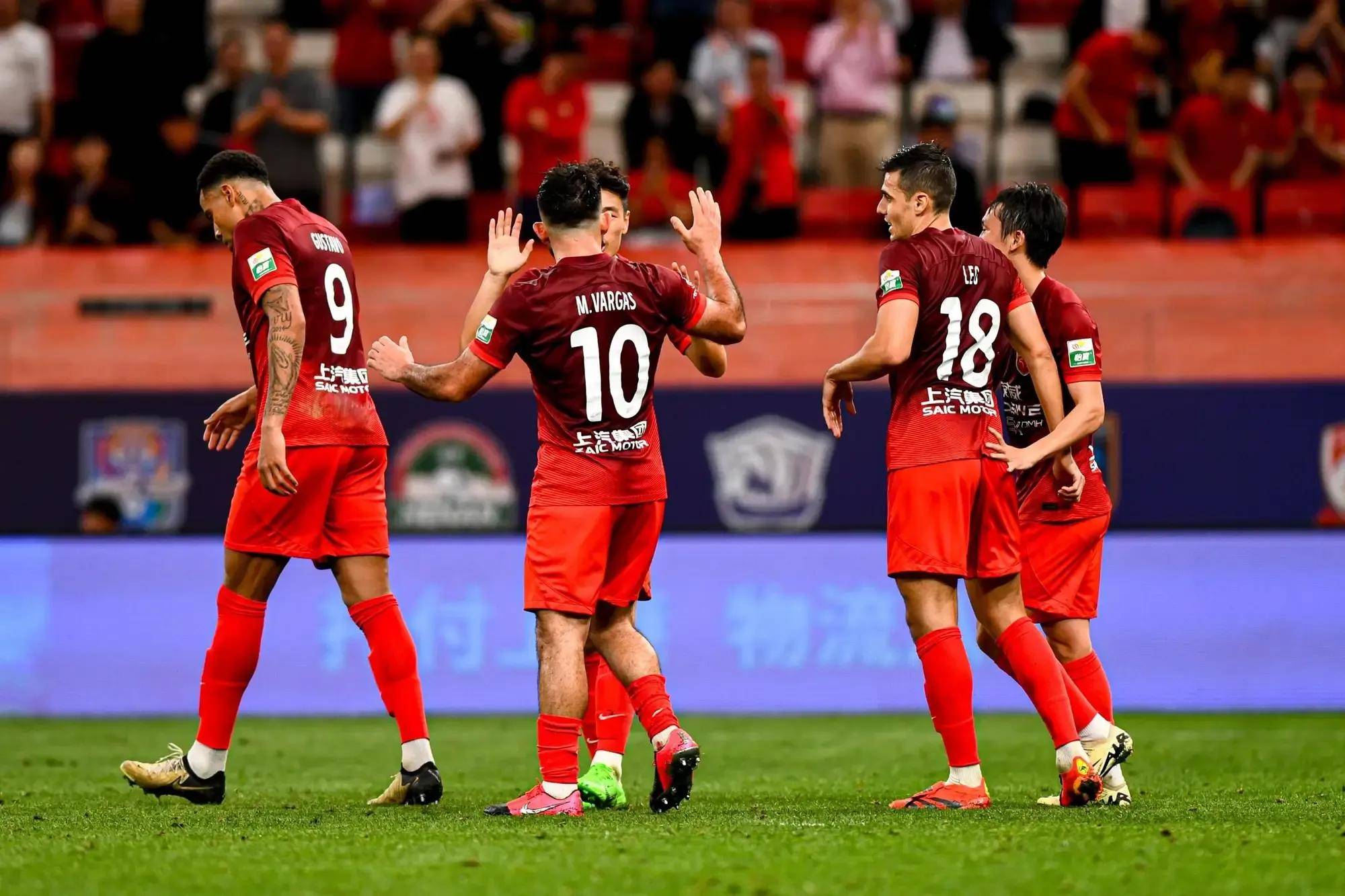 包含阿联酋足球队连胜亚冠，势不可挡引围观的词条