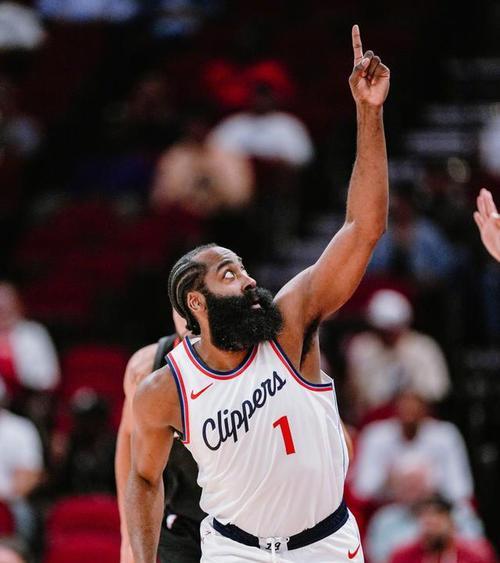 老鹰惊艳全场，逆转取胜助攻爆棚，哈登逆转取胜！