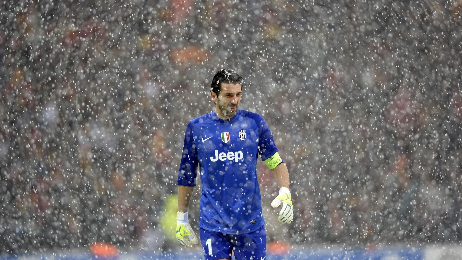 纳达尔与50激战中国队分钟，重要助攻胜负难料！，C罗焦点对战赛场气氛高涨